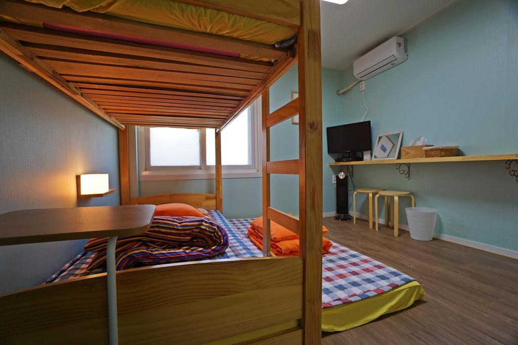 710 Guesthouse Yellow Ciudad Metropolitana de Ciudad Metropolitana de Busan Habitación foto