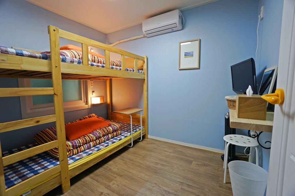 710 Guesthouse Yellow Ciudad Metropolitana de Ciudad Metropolitana de Busan Habitación foto